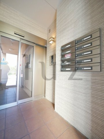 横浜市鶴見区尻手２丁目の賃貸マンションのエントランス