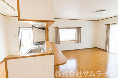 【居間・リビング】 | 山野平家346坪敷地
