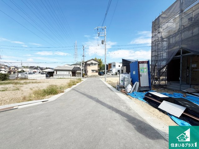和泉市浦田町　第1期　新築一戸建ての前面道路含む現地写真|周辺は閑静な住宅街です。前面道路もしっかりと有りますので車の出し入れも安心ですよ！