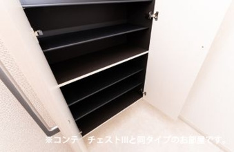 【収納】 | ホワイトタウン　Ｂ | 同タイプの部屋の写真となります。