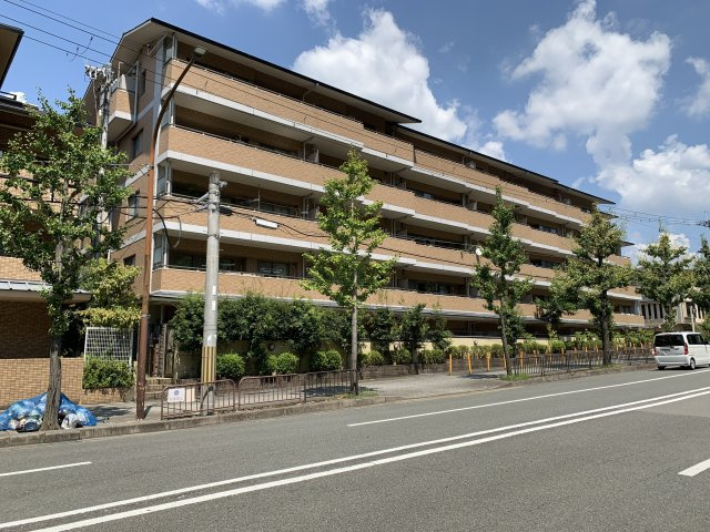 メロディーハイム宝ヶ池公園の外観