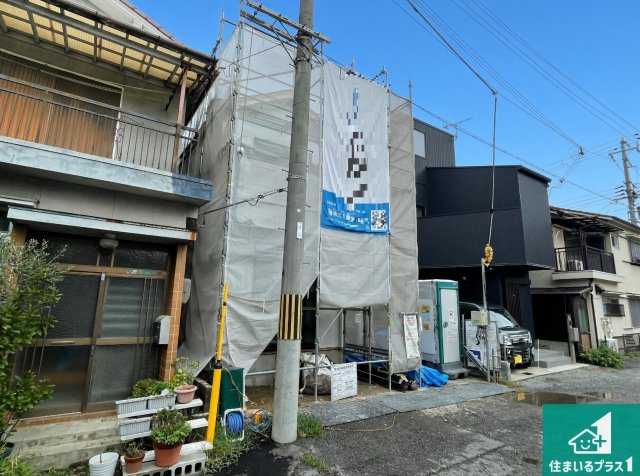 明石市西明石町　新築一戸建ての外観|周辺は落ち着いた街並みの住宅地！子育てがしやすい住環境です！まだ未完成ですが、現地でしかわからない事もございます。是非一度ご覧ください。