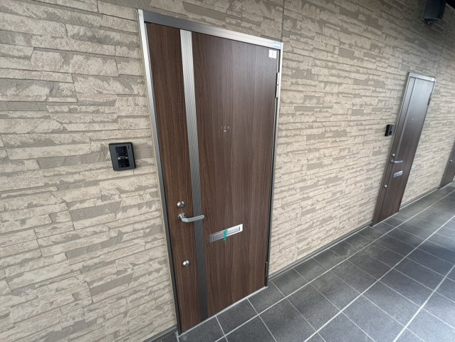 【玄関】アンセル泉中央 