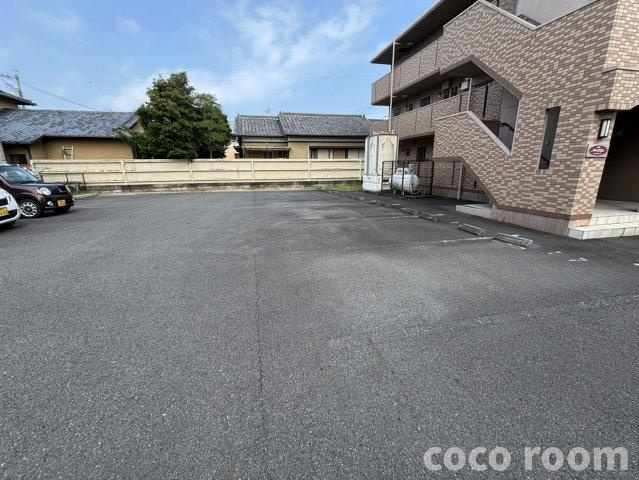 エステアロージョ の駐車場