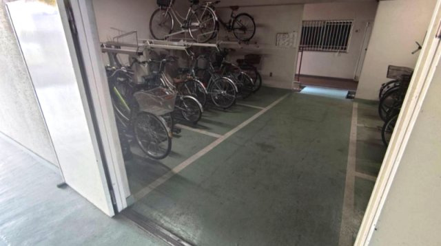 ジュネシオン岩槻のその他共用部分|屋根付き駐輪場