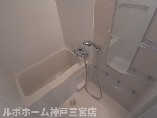 アドバンス三宮Ⅳルシールの浴室