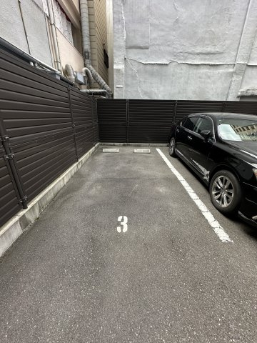 スワンズ谷町セントシティの駐車場