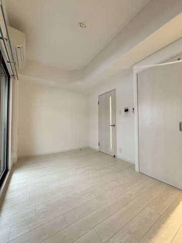セオリー夕陽丘DOORの居間・リビング