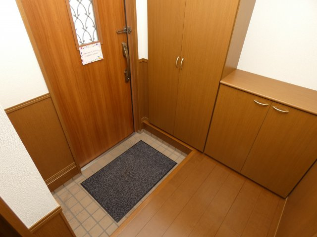 プラシードアレイBの玄関