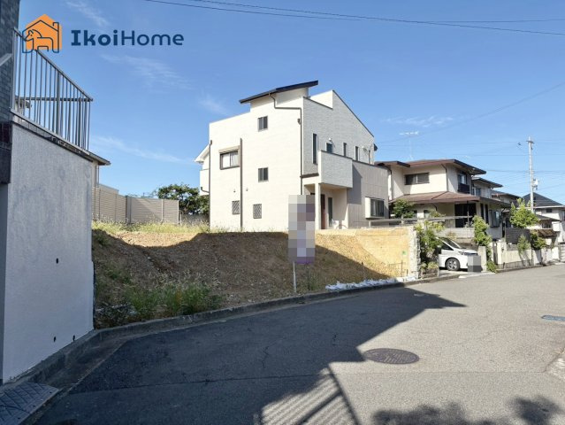 明石市朝霧南町　新築戸建のエントランス|●年中無休：当日予約可●建売りで太陽光発電システム搭載で光熱費が軽減されます！