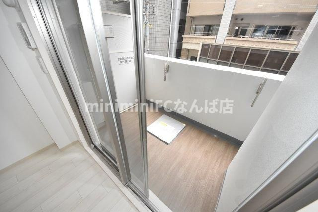 大阪市浪速区日本橋５丁目の賃貸マンションのバルコニー