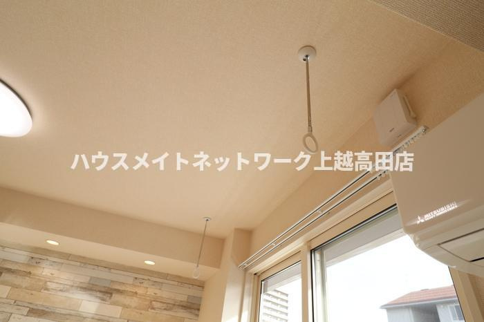 シャインピークス上越妙高 Ｃの設備|室内物干し