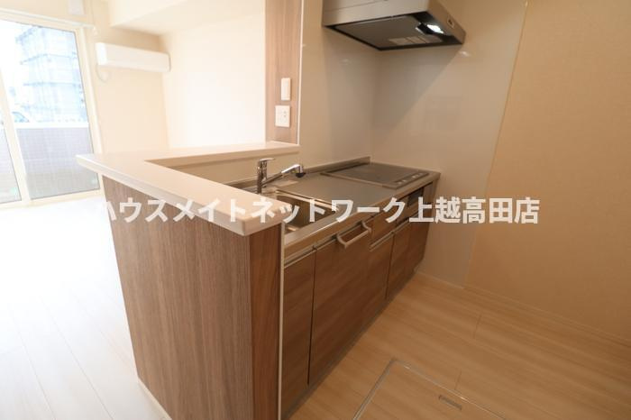 シャインピークス上越妙高 Ｃのキッチン|対面キッチン（IHクッキングヒーター付）