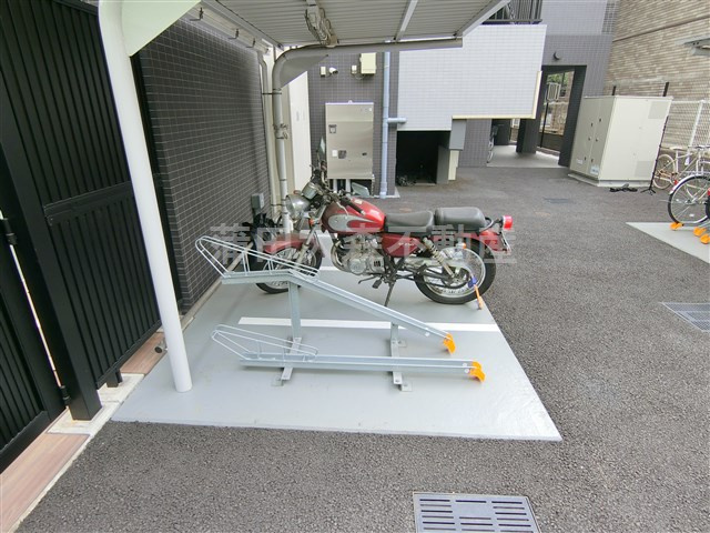 ハーモニーレジデンス羽田ウエスト＃002のその他共用部分|バイク置き場　空き状況等詳細はお問合せください。