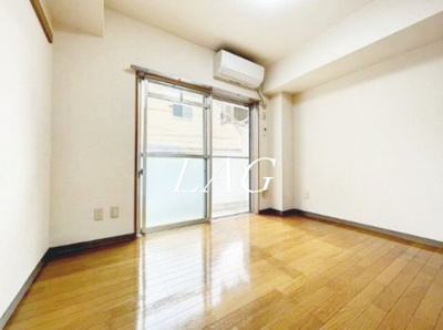 【居間・リビング】 | プラスパ鶴見 | 洋室のお部屋です。