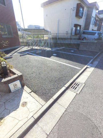 グレイスの駐車場