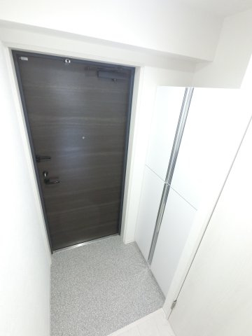 Alivis船橋Eastの玄関