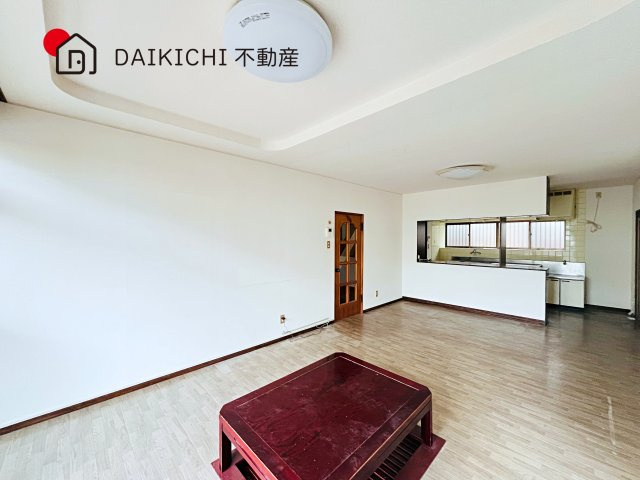 【居間・リビング】 | 川越市広谷新町　中古戸建