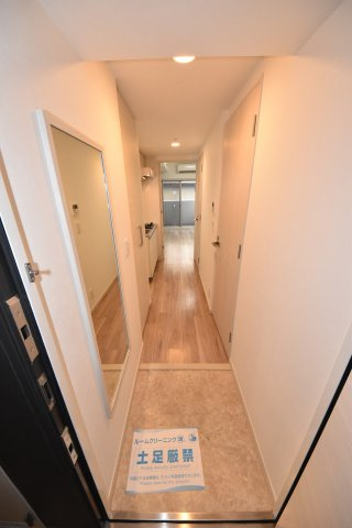 レオンコンフォート難波ミラージュの玄関