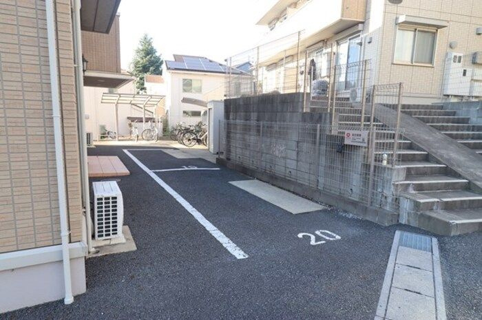 クレール　Ⅰ棟の駐車場