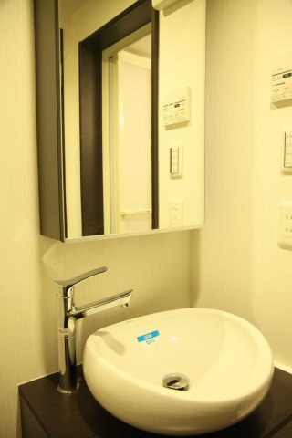 【洗面所】 | クレオ姪浜拾番館 | 収納力抜群のおしゃれな洗面台です。