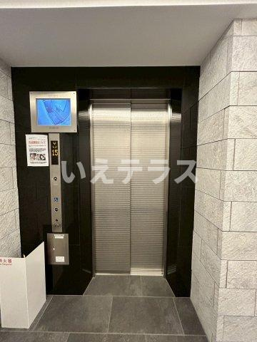 プレサンス神戸水木通ルミエスのエントランス