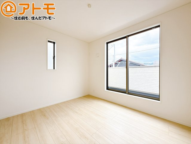 【子供部屋】 | 清水区袖師町第6　新築戸建　全1棟 | 壁と床がシンプルな色合いだからこそ自分だけの空間を作れます♪お部屋作りのイメージは順調でしょうか♪