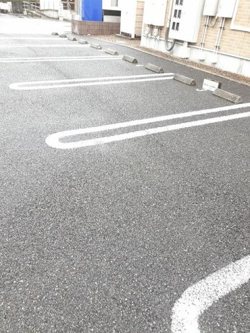 フレッシュリーガーデンＢの駐車場
