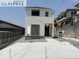 【外観】 | 明石市魚住町金ケ崎　新築戸建 | ■陽当たり良好・眺望良好な戸建♪
■並列3台駐車可能♪※車種による