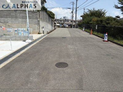 【前面道路含む現地写真】 | 明石市魚住町金ケ崎　新築戸建 | ■前面道路は幅約6.9ｍあるので駐車も安心♪