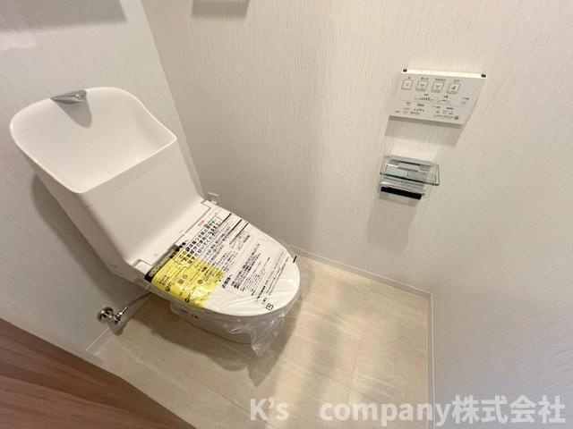 ◎藤沢市片瀬海岸2丁目　パレステージ片瀬江ノ島のトイレ|白を基調とした清潔感のあるトイレ◇