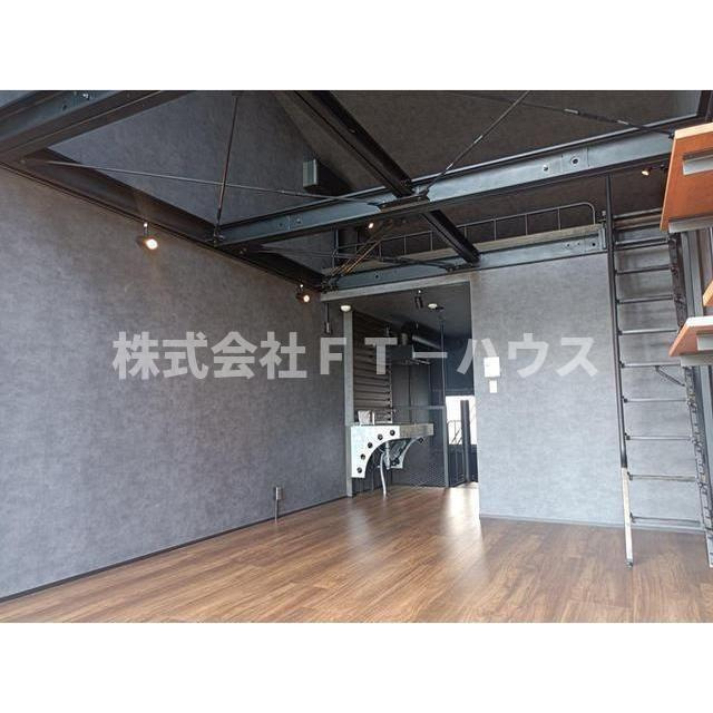 ＬＡＮＤ　ＢＡＳＥ　ＩＣＨＩＫＡＷＡ　Ｂ棟のロビー