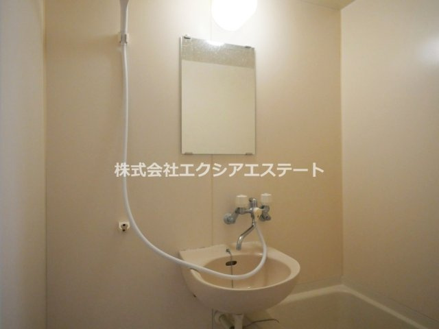 筆ヶ崎マンションの洗面所