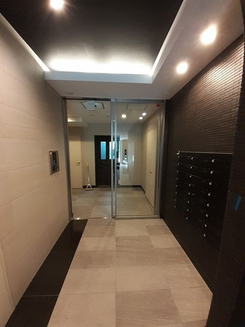 グランシルバ大森のエントランス