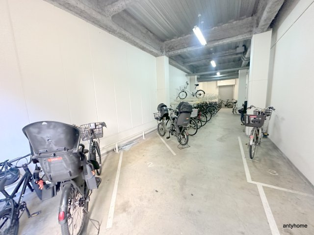 グラスホッパー　仲介手数料無料の駐車場
