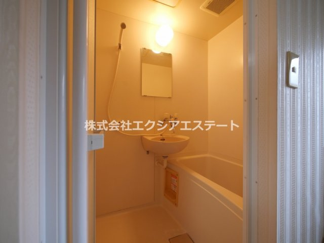 筆ヶ崎マンションの浴室