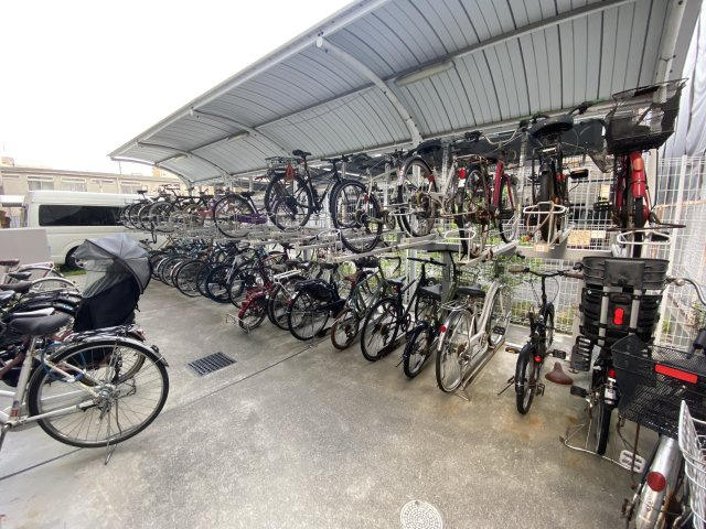 レジディア城北公園通　仲介手数料無料の駐車場