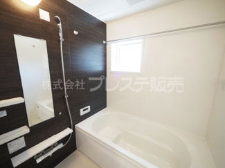 【浴室】 | 奈良市あやめ池南２丁目の新築一戸建 全２区画 | 現地写真（１号地浴室）浴室暖房乾燥機を標準装備！