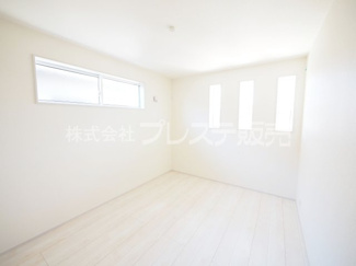 【洋室】 | 奈良市あやめ池南２丁目の新築一戸建 全２区画 | 現地写真（２号地２階洋室）