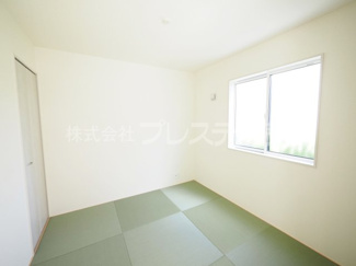 【和室】 | 奈良市あやめ池南２丁目の新築一戸建 全２区画 | 現地写真（２号地和洋室）ゆったりとくつろげる和洋室です♪