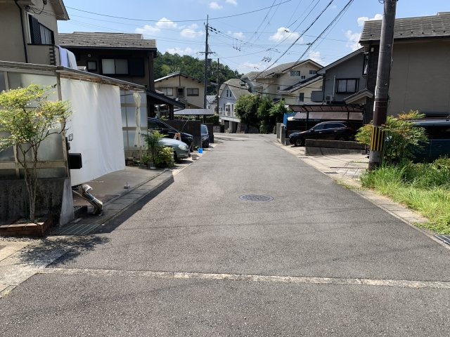 京都市左京区岩倉花園町　中古一戸建の前面道路含む現地写真