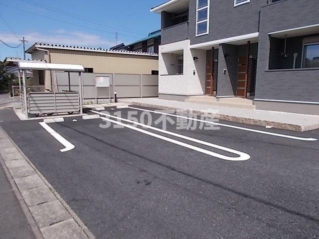 ＲＥＡ　光の駐車場|車をお持ちの方に嬉しい駐車場付きの物件です