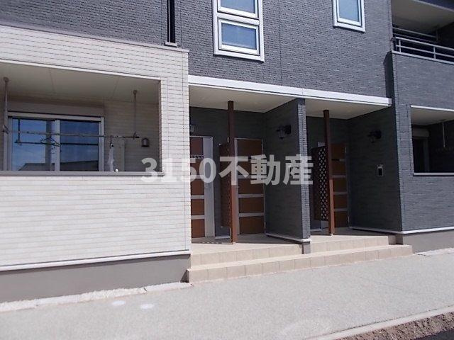 ＲＥＡ　光の玄関|収納もある玄関です