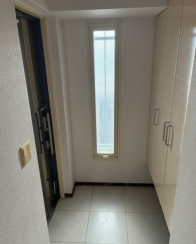 サーパス常盤平の玄関