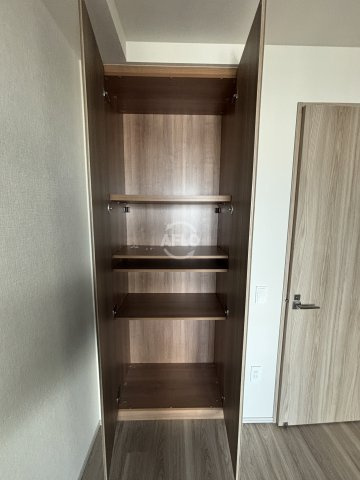 ウェリスタワー京町堀　西船場小学校区の収納|ウェリスタワー京町堀　クローゼット