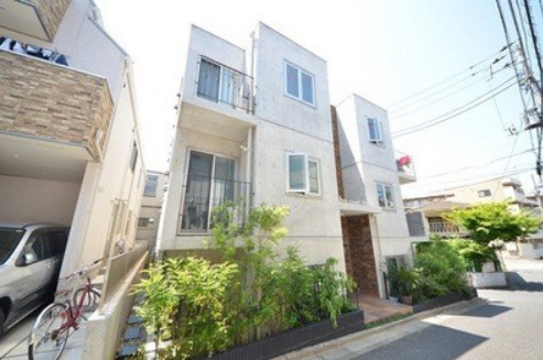 杉並区堀ノ内１丁目の賃貸マンションの外観
