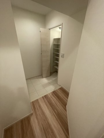 WHARF文京茗荷谷の玄関
