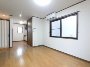 【居間・リビング】 | 寒川町3丁目貸家