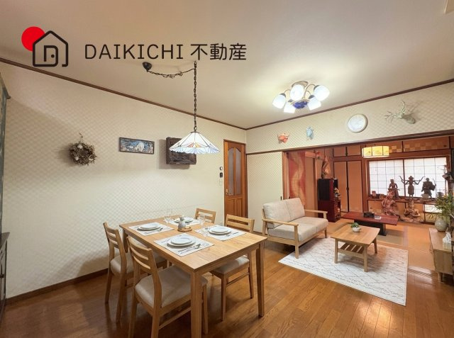 【居間・リビング】 | 桶川市上日出谷南1丁目　中古戸建 | ※CGで加工しています。※家具付き販売ではございません。								