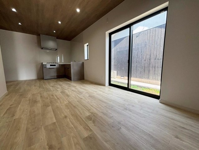 西高泊中古一戸建ての居間・リビング